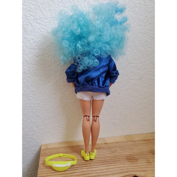 Barbie Extra Doll #4 Curvy Curly Blue Hair Girl Power Earrings Fanny Pack Jacket - Picture 10 of 15